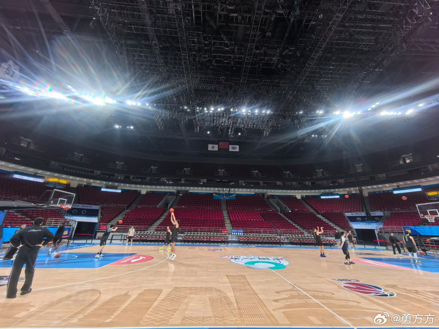 北京男篮vs天津男篮 今晚上非洲哥们又要来喽☎️大屏下一场恢复。 北京·华熙LI