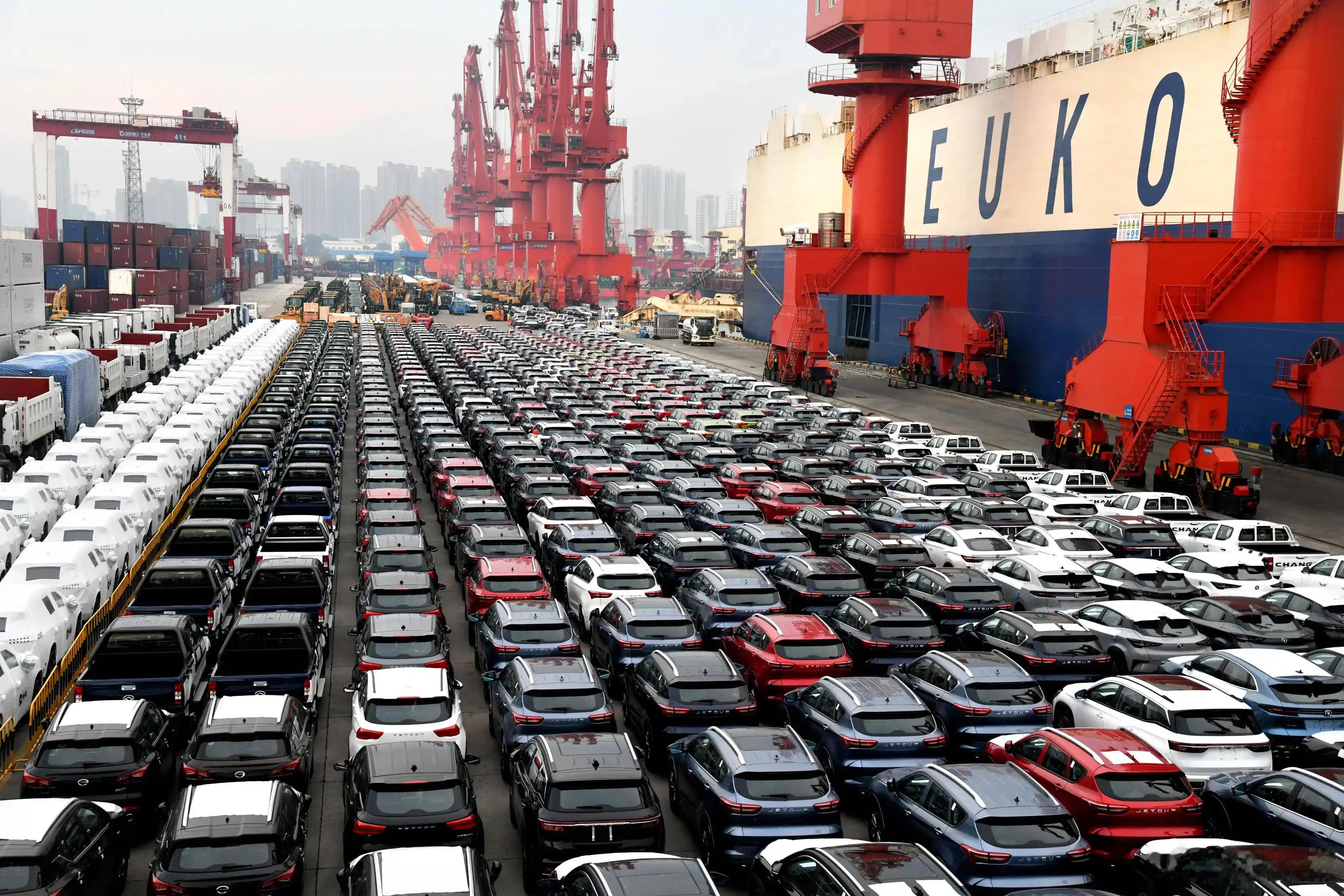 据乘联分会消息：4月新能源乘用车出口18.9万辆，同比增长44.2%，环比增长3