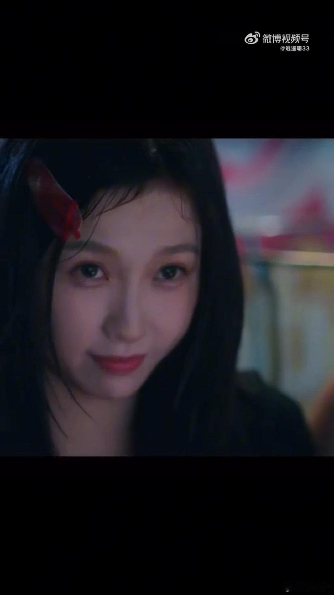 眼神会出卖每一个心动的人网剧双轨 两个人待在一起，就算不说话，也能从彼此的眼神里