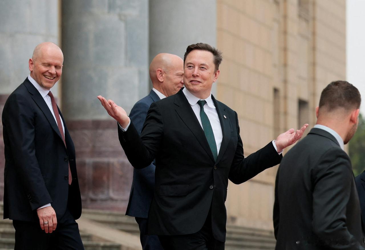 特朗普：美国大公司的企业家都想来中国，但二三把手我都不让他们来！

所以能来的企
