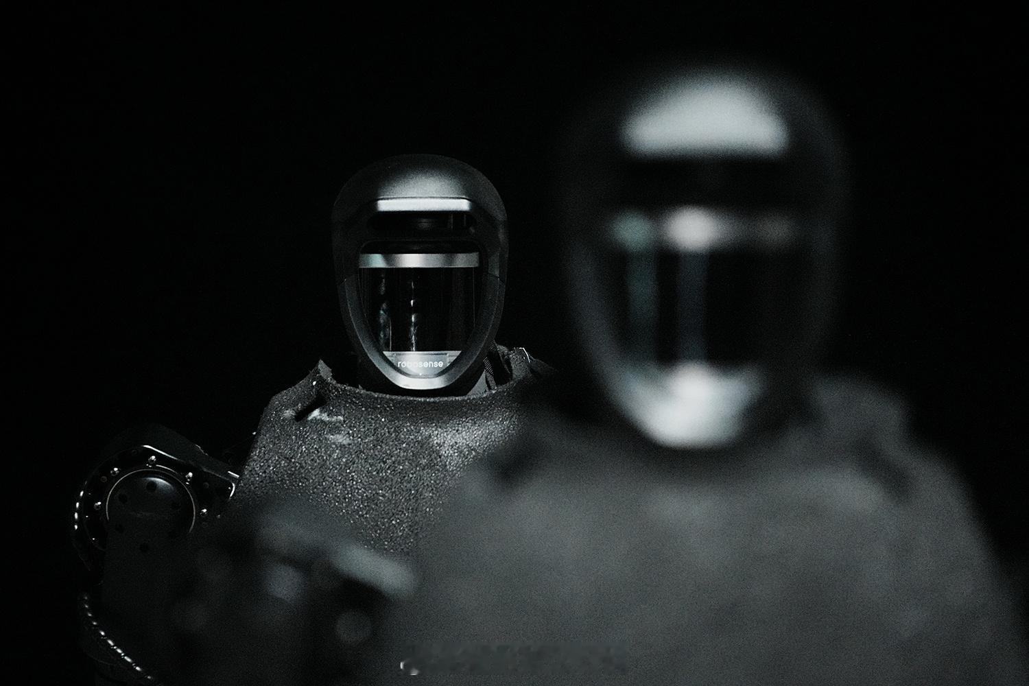 #机器人太奶去澳门整活儿#Hey，你听说了吗？那个超火的机器人界“网红”太奶，要