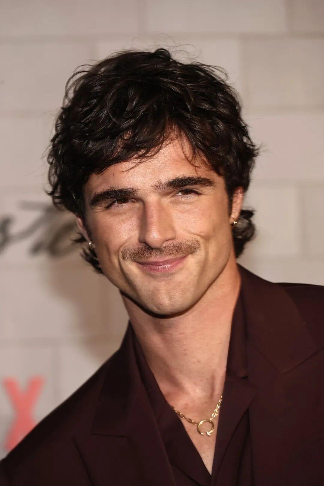 Jacob Elordi 颜值无法无天。
雅各布·艾洛迪（Jacob Elord