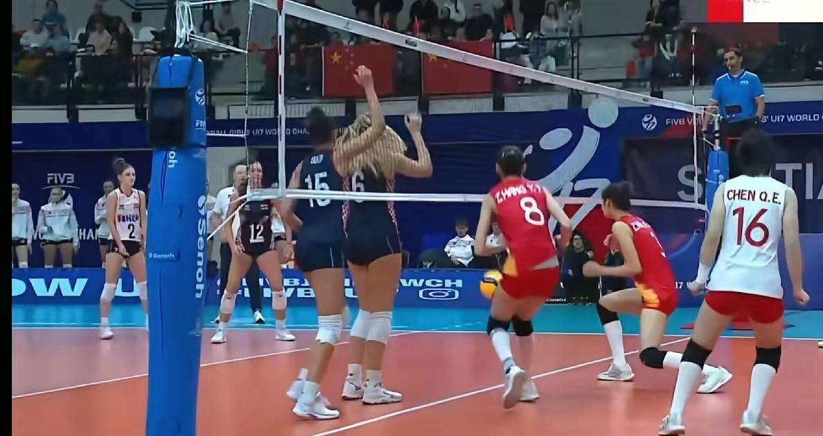 眼看3‑0的胜利煮熟飞走，U17女排苦战五局3‑2啃下克罗地亚，赢球之后队员当场