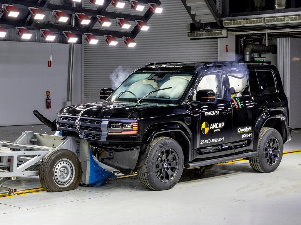 豹5这次在澳大利亚（当地豹5叫做腾势B5）又整了一个狠活，在评估碰撞兼容性时，因