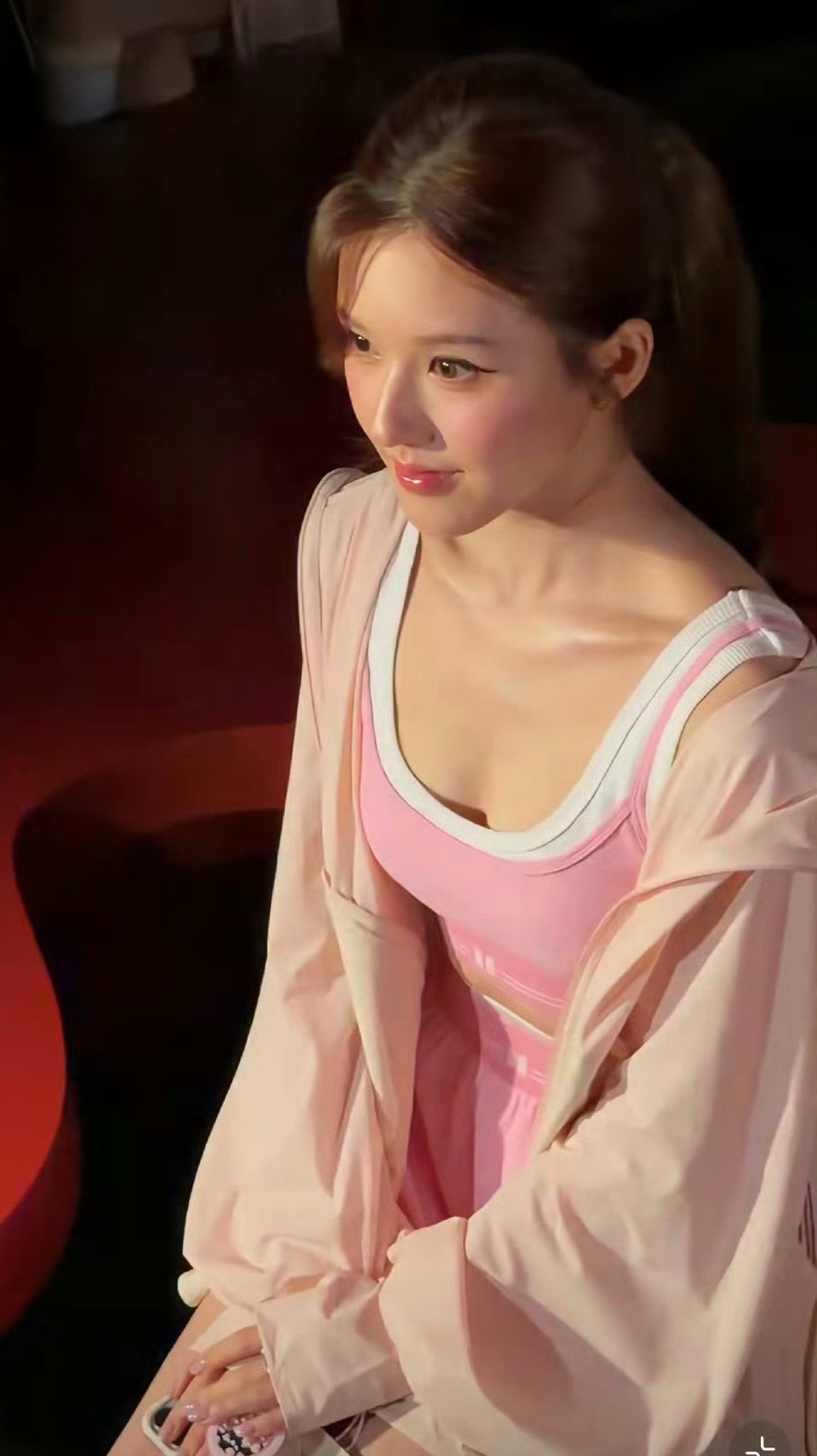 赵露思这个角度好像金晨，尤其是鼻子 