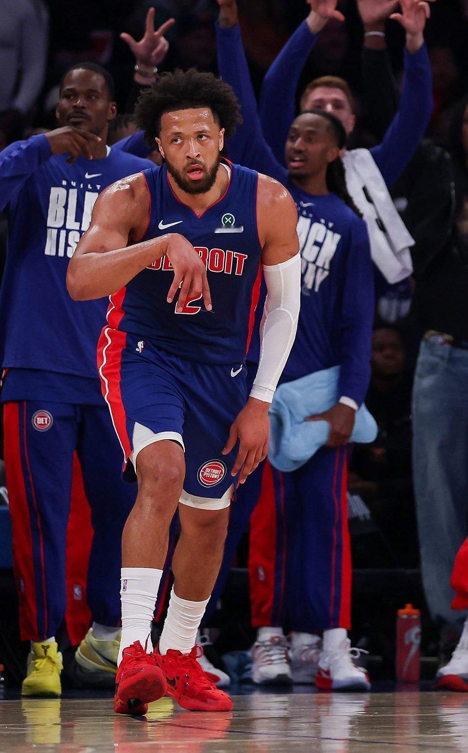 坎宁安预计将在今日对阵雄鹿一战复出登场。NBA