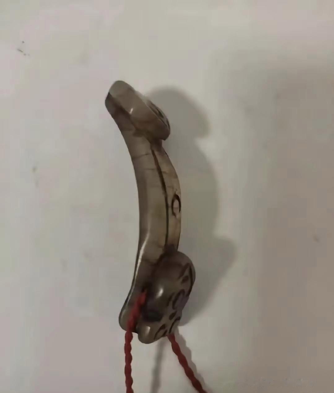 在老家挖到个“神秘老物件”！咱也不知道是个啥？有知道的网友吗？