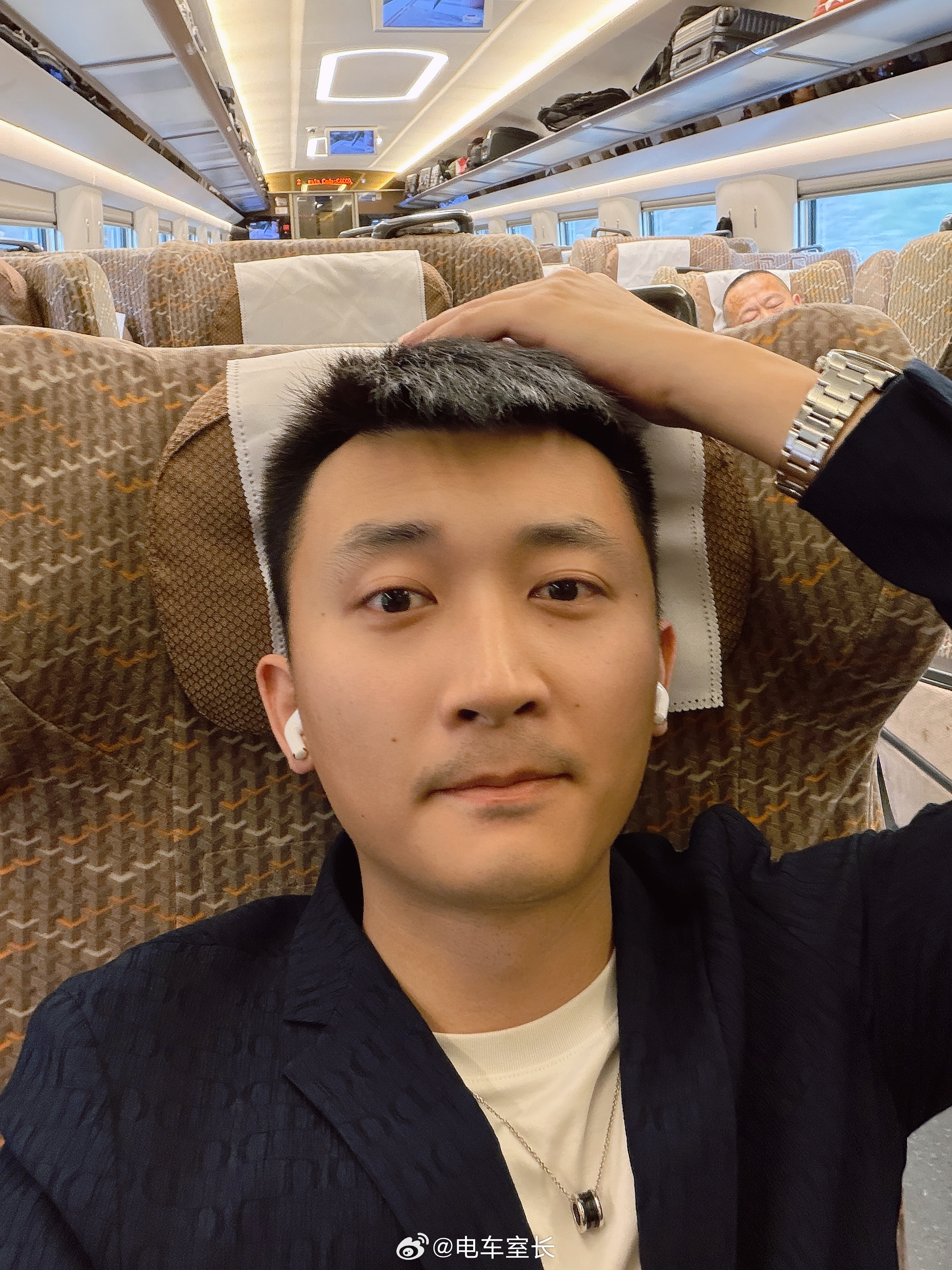 有得选的话，坐动车千万不要坐到门边位置一等座的体验还没有二等座的体验好乘客进进出