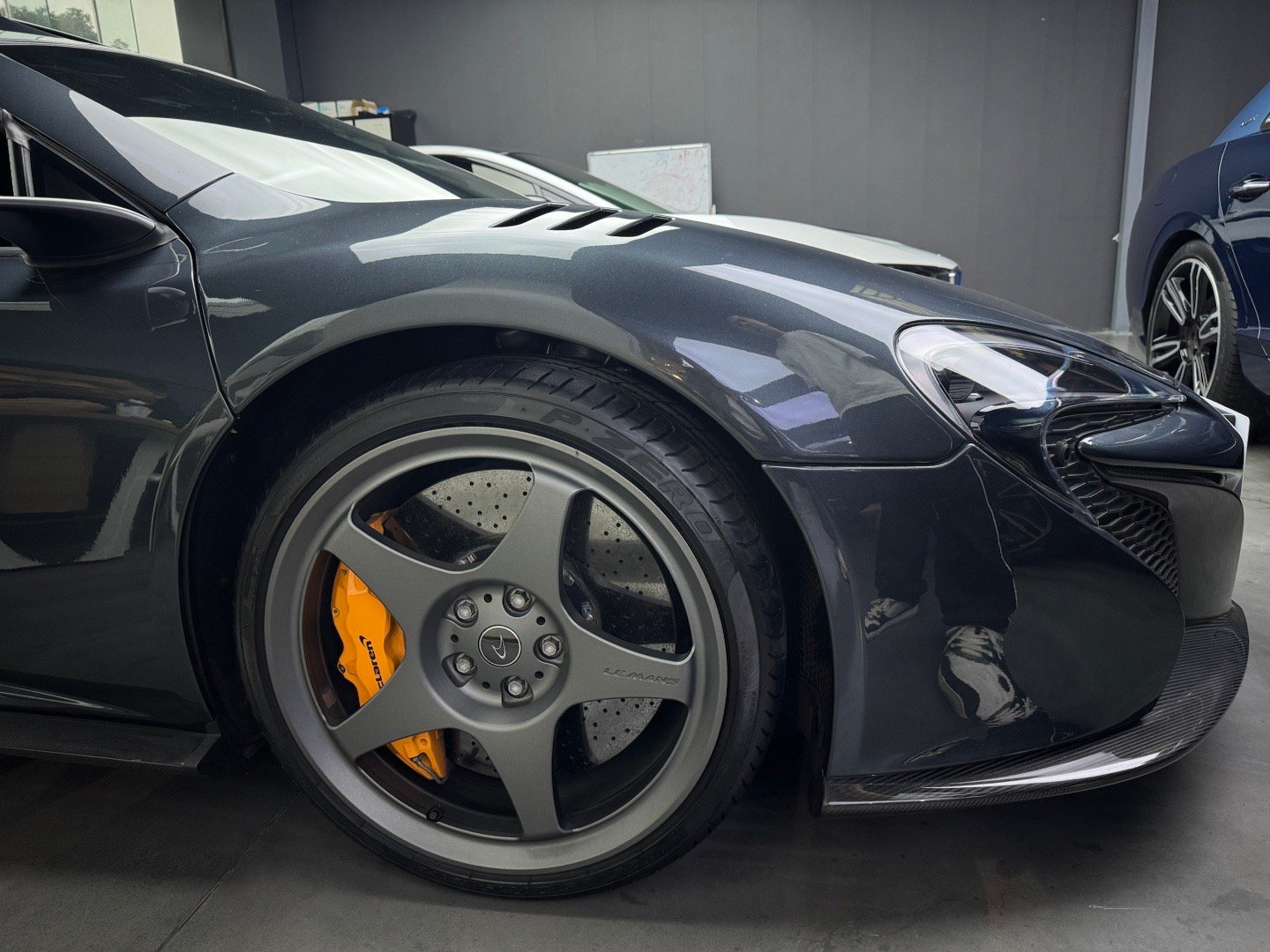 原厂车顶带进气的迈凯轮、国内非常感谢稀缺的迈凯轮650S 勒芒版。它是MSO迈凯