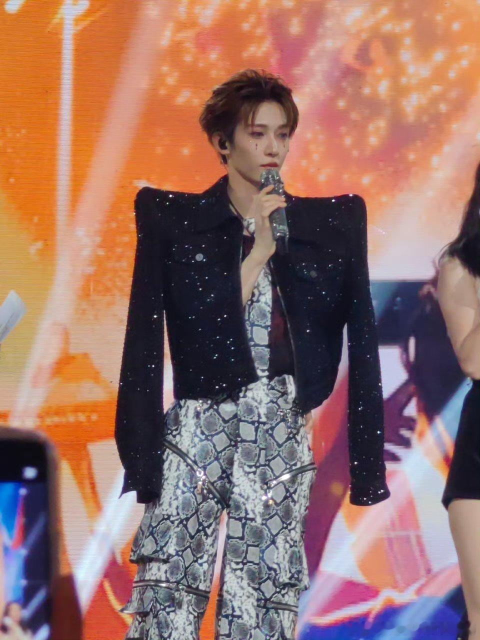 #刘宇祝自己的舞台失误#刘宇果然是非常有实力的，尤其是当看到这一次在闪光的夏天里