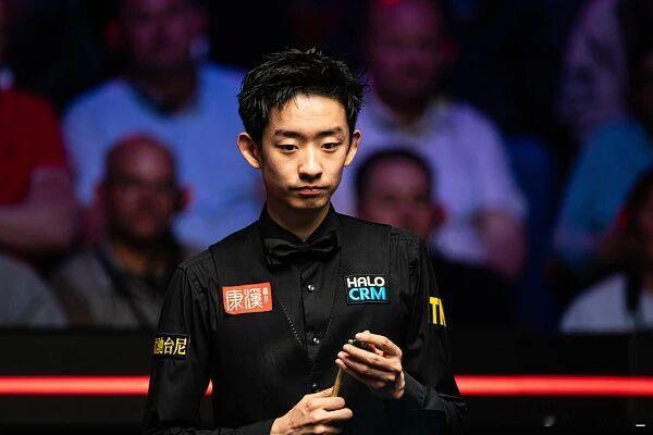 吴宜泽17比16艾伦一觉醒来恭喜咱中国小将打进世锦赛决赛也是赵心童之后第二年，咱