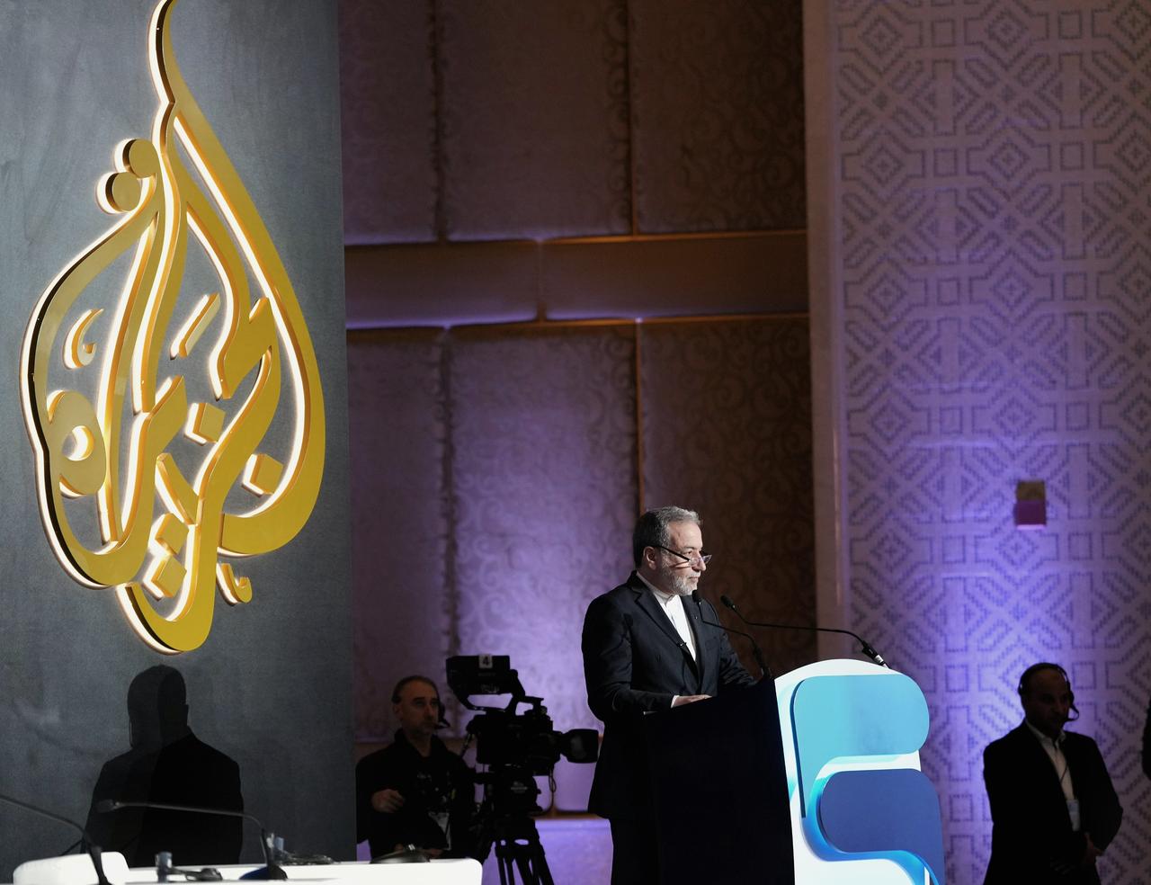 伊朗外长强硬表态：我们绝不放弃铀浓缩，美国军力部署吓不倒我们
伊朗外交部长阿巴斯