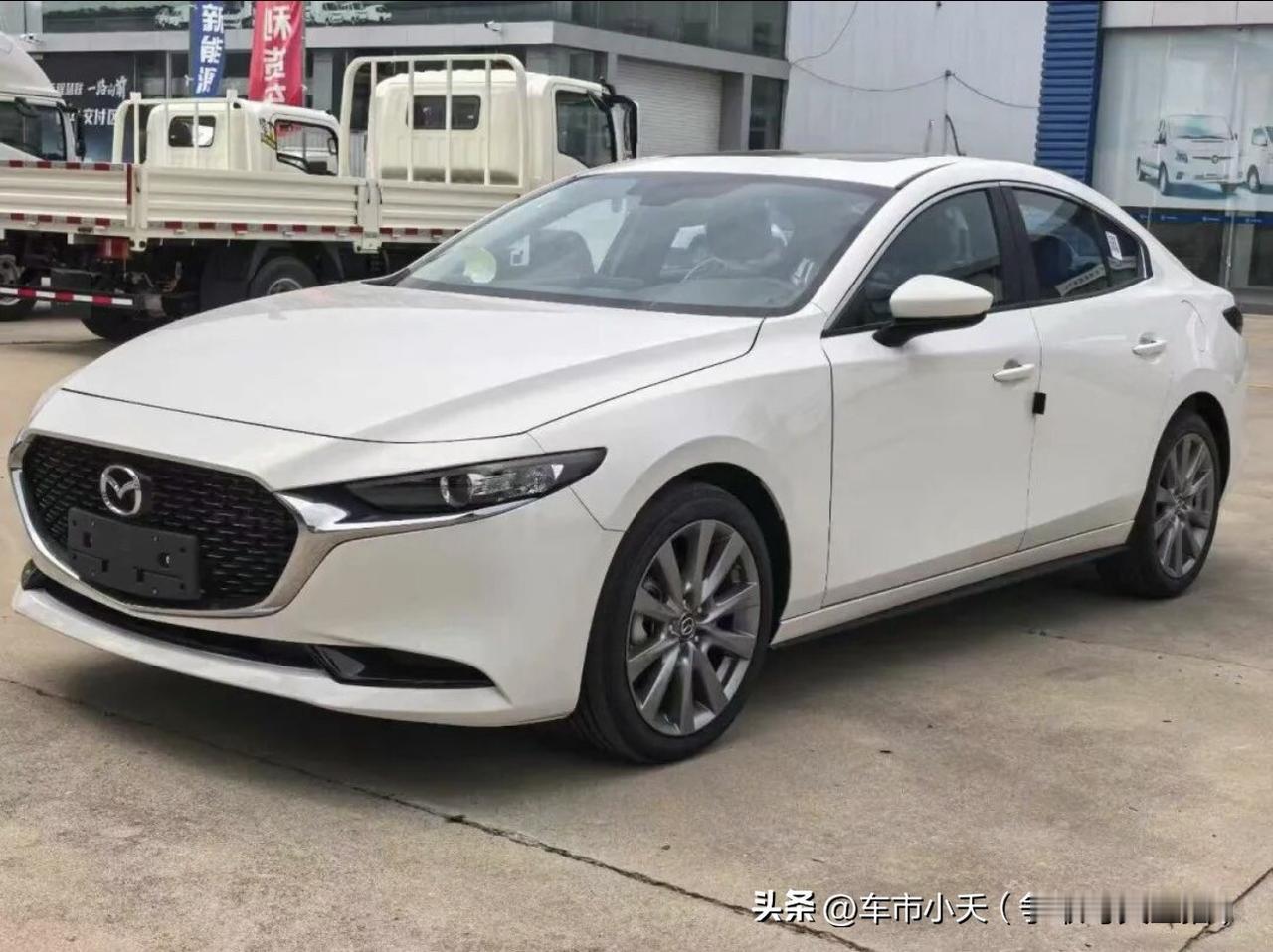 马自达确实挺保值的，新车价格稳定，库存车浮动也不是很大。昂克赛拉2023年年底的