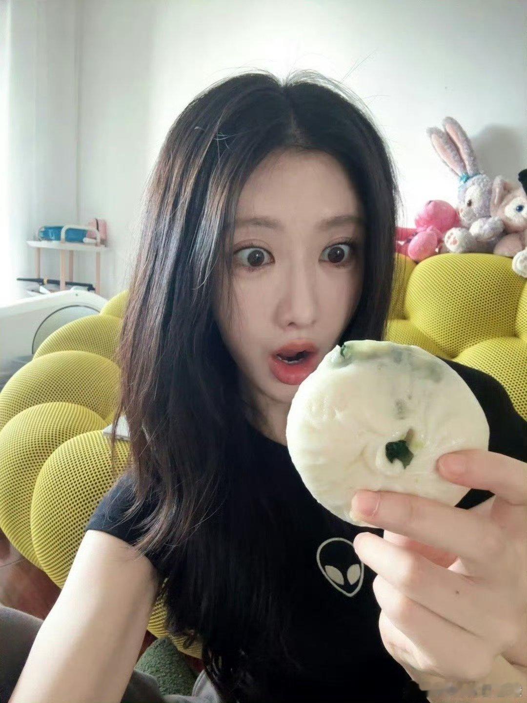 李奕臻 帝姬已祛魅 好可爱的宝宝啊，看着就是性格超级好的小姐姐，这也太有趣了。 