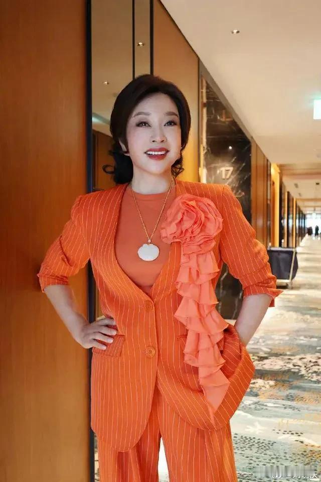 我们的刘晓庆真的是遇人不咋地呀，把自己的真心都给错人了。都过去这么多年了，那个人