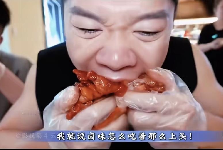 “我拿开水消毒了”

刚刚看到一个视频，真是惊掉了下巴！是这么回事：

某地市场