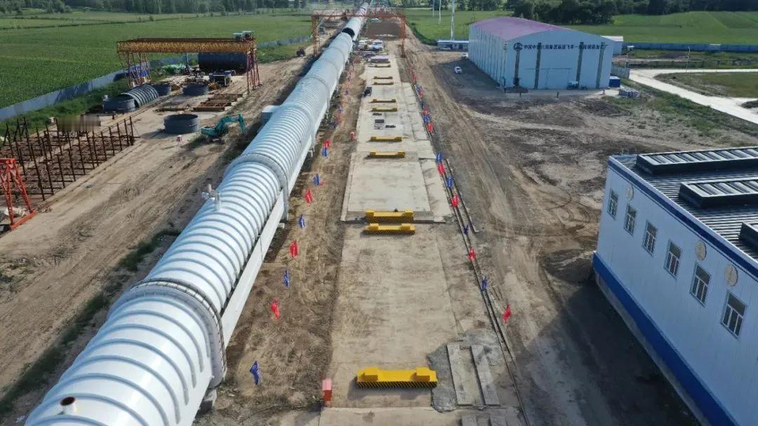 【航天科工“高速飞车”实现低真空超导悬浮航行】科技日报今日消息；日前，航天科工集