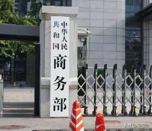 很多人印象里打印机复印机，就是办公室一个普通干活的工具，打文件、复印材料，平平无