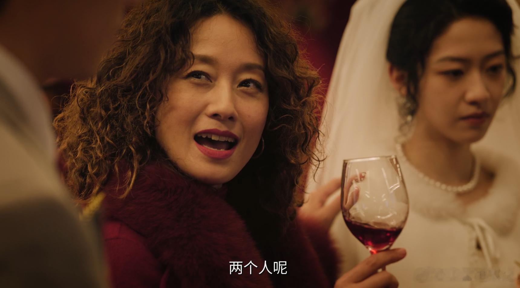 马伊琍新剧资助了一对夫妻 马伊琍把90年代女性的清醒和韧劲演活了，不恋爱脑不拧巴