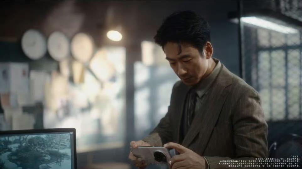 江奇霖新片神机秒探 虽然只是给我们呈现的短篇，但是江奇霖在其中的表现真的很绝，而