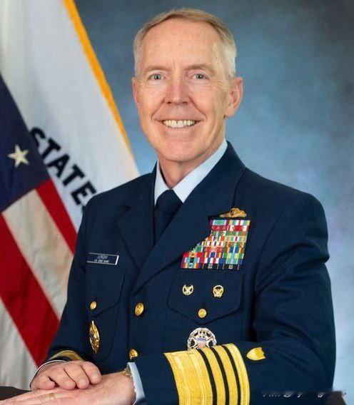 🇺🇸 美国海岸警卫队司令就职

1月15日，凯文·伦迪海军上将在华盛顿特区的