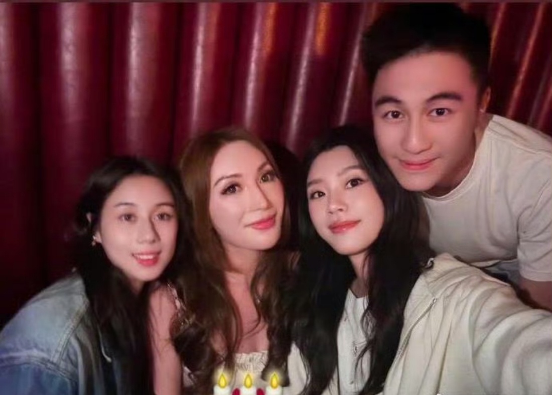 奚梦瑶何猷君为赌王外孙女庆生，都是美女，这对我的眼睛很友好～ ​​​