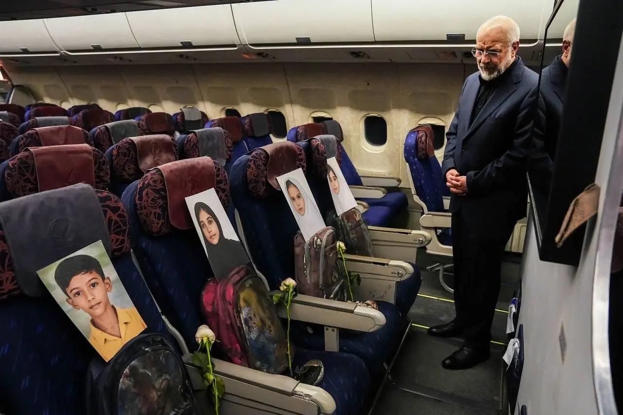 伊朗议长带着沉重复仇代价跟美方谈判让美国知道用战斧导弹炸死无辜可怜的学童，这就是