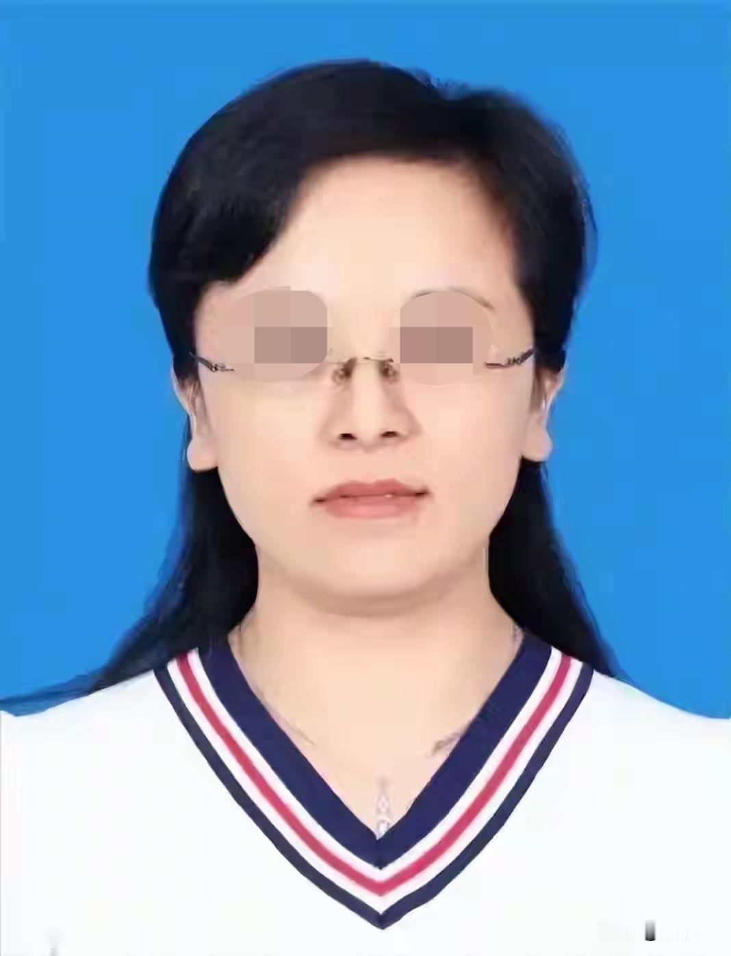 漂亮的女局长前五个月坐在台上给别人开会，五个月后，她被组织调查审查！

看长相挺