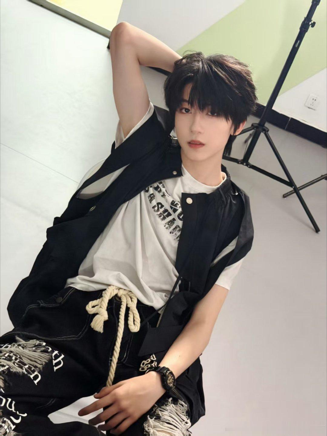 杨博文舞台第一 从别人练2小时他泡12小时，到现在9个舞台全中拿第一，杨博文的高