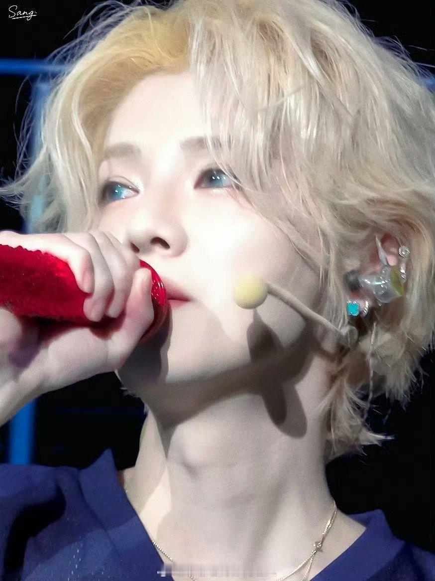 被鹿晗美得大脑迟钝怎么办这真的不是洋娃娃吗[泪][泪][泪] ​​​