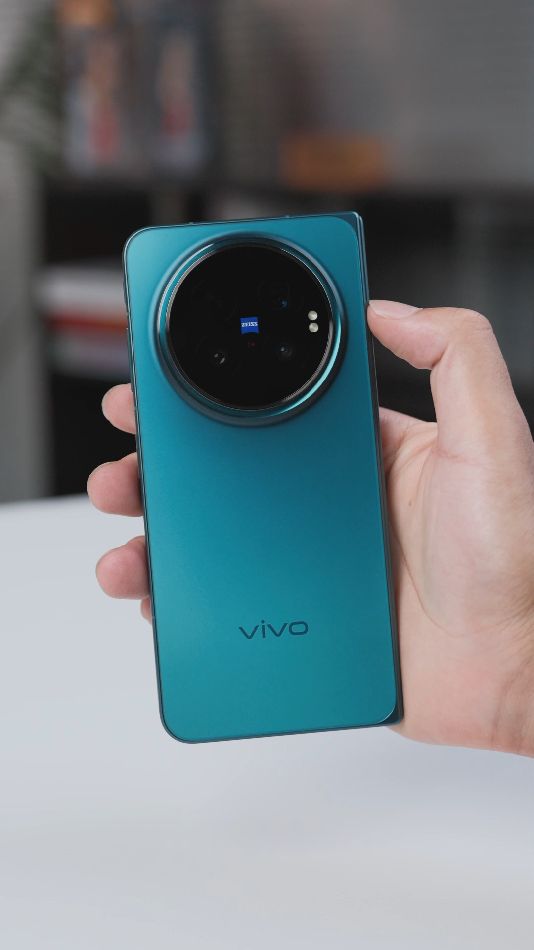 对经常出差 办公 做内容的人来说 vivo X Fold6 最吸引我的地方 不是