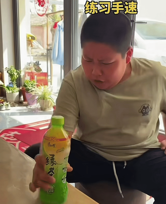 如果能回到这天我一定买田雷前面这个位置然后苦练手速以迅雷不及掩耳之势把他这个苹果