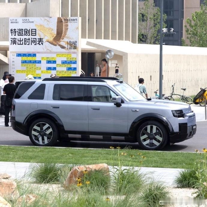 神行者8（Freelander 8）的路透图来了，外观设计整体还是忠于概念车的，