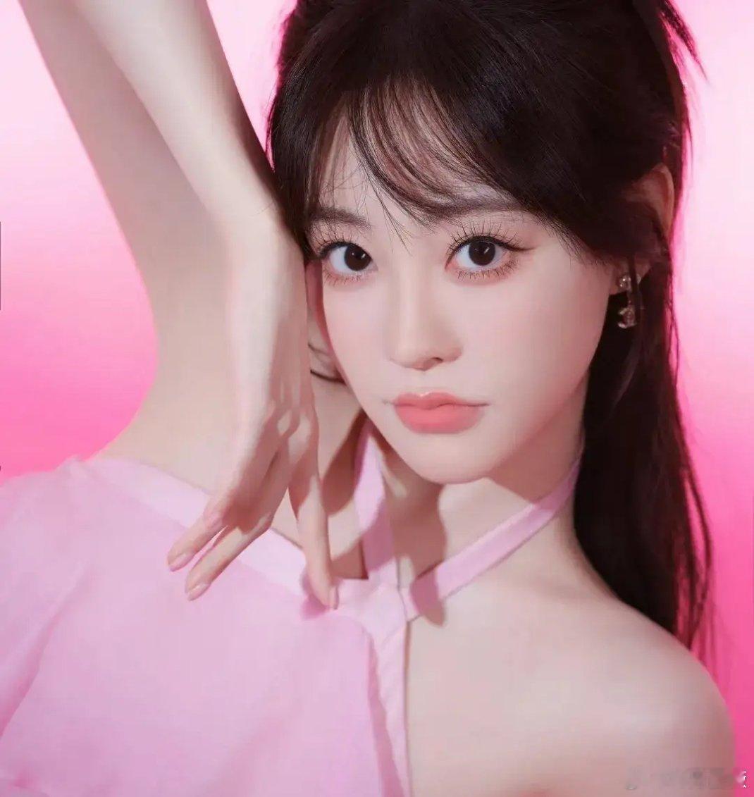 祝绪丹今年因为不愿意给卢昱晓做女配角，而被于正数次讥讽。很多人那时候都觉得祝绪丹