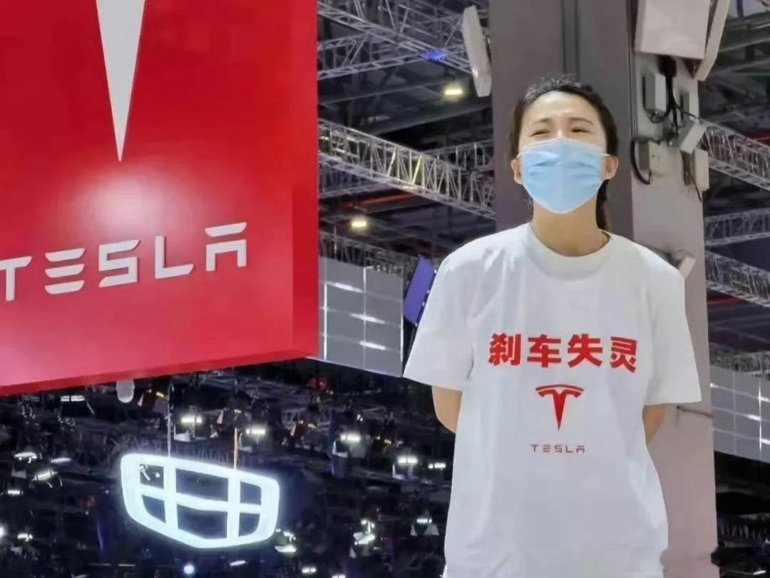 特斯拉车顶维权女车主被判诽谤这事情已经过去五年了…至今身边从未听特斯拉车主说过存
