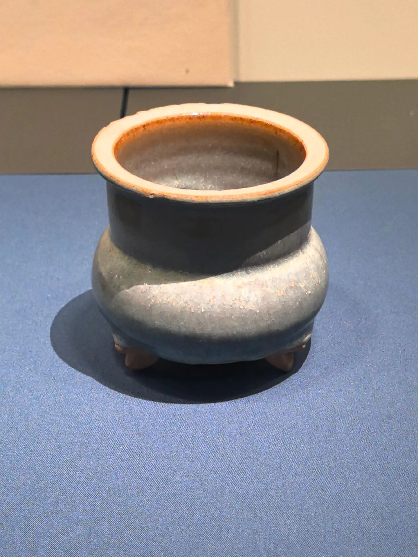 元代文物。北京考古出土的元代陶瓷黑釉