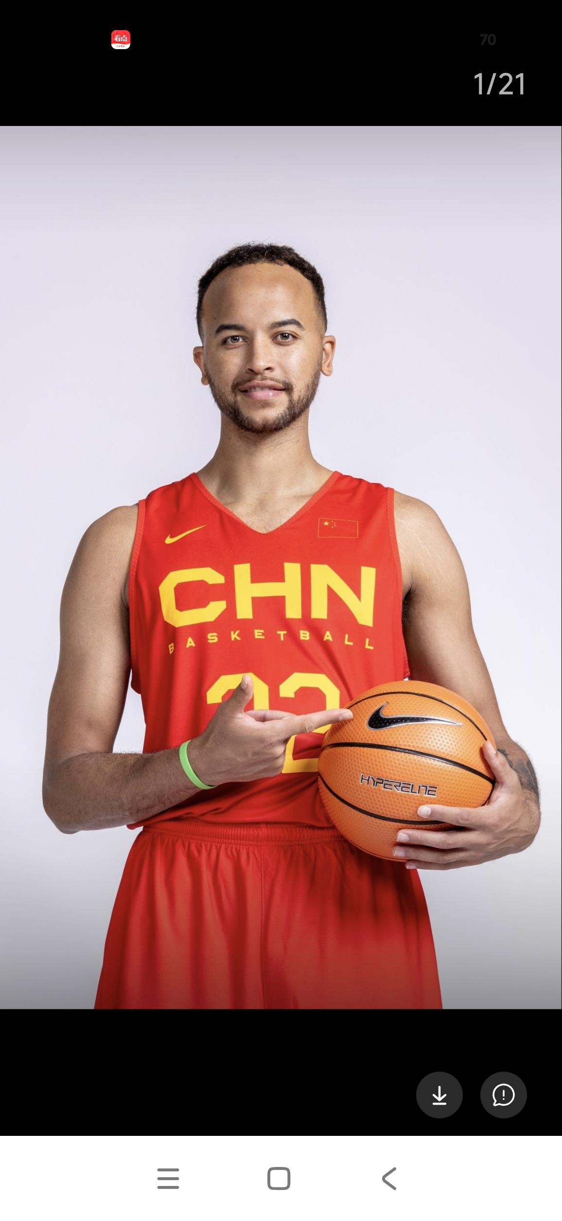 这次男篮为何未征召
             归化球员李凯尔？
不少球迷提出质疑