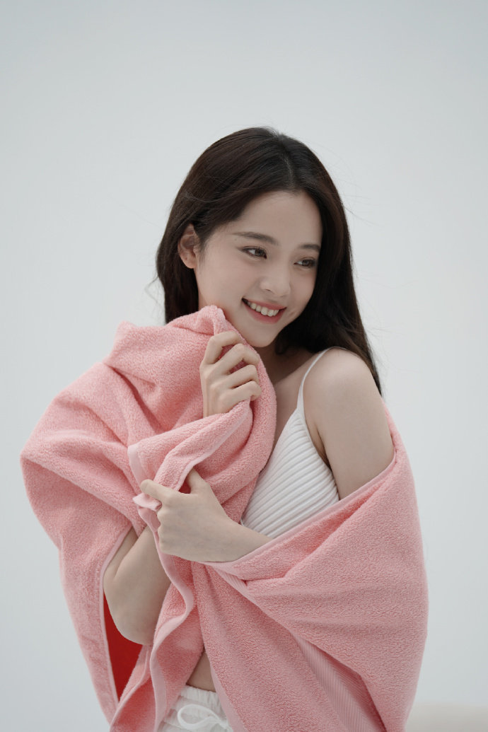 欧阳娜娜审美是一种天赋 欧阳娜娜的审美真的是与生俱来的天赋，区别于后天打磨。靠v