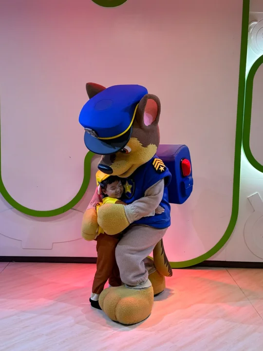 追星成功，终于抱到阿奇和天天啦！