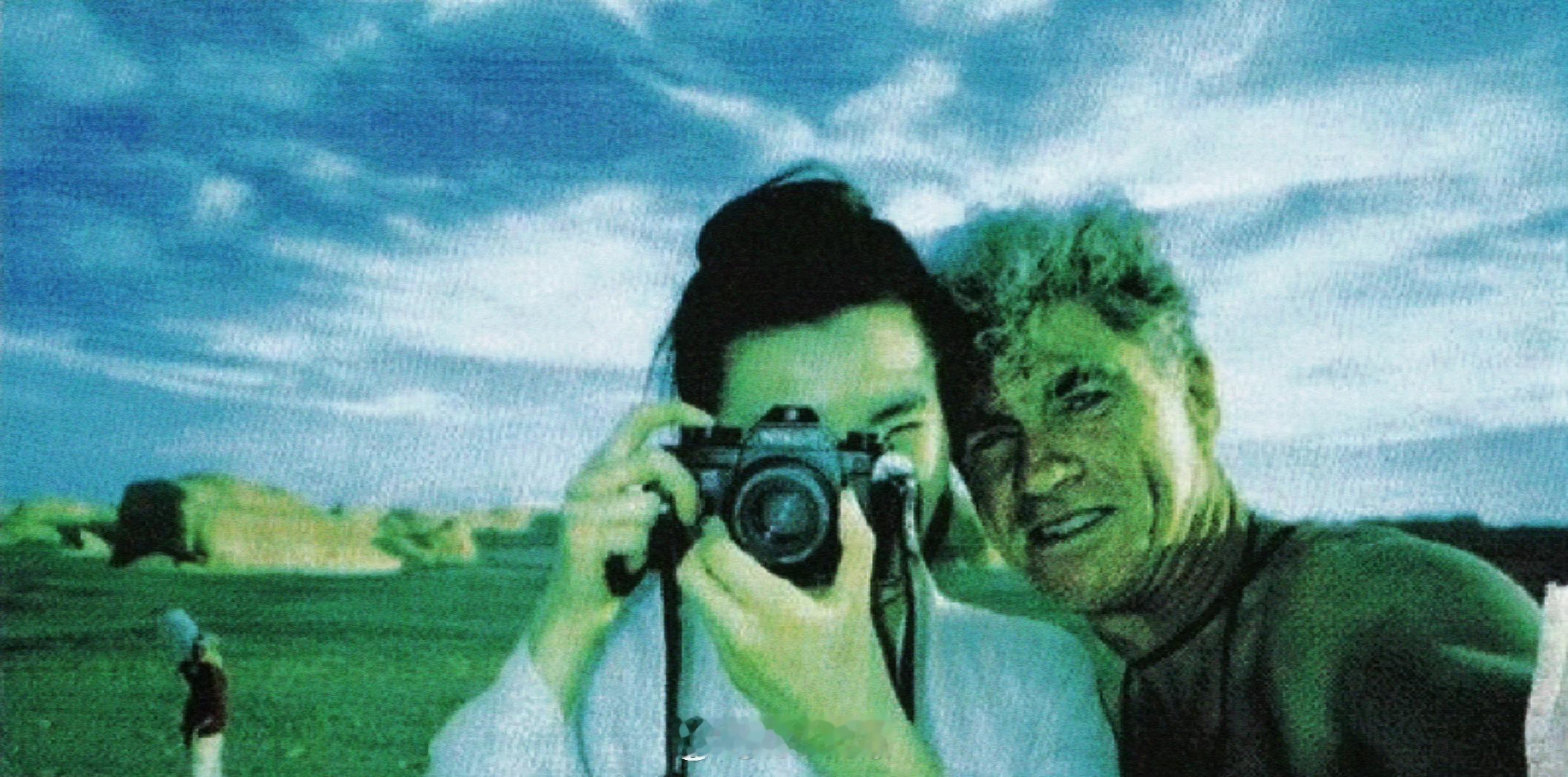 张曼玉搭乘花絮去幕后 鬼佬大才子，和他最心水的缪斯女神——大漠深处的摄影家“飞雪