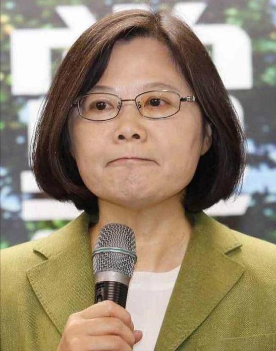 [太阳]不玩了，蔡英文罢工了。7月19日，台湾民进党全代会将如期召开，不过，蔡英