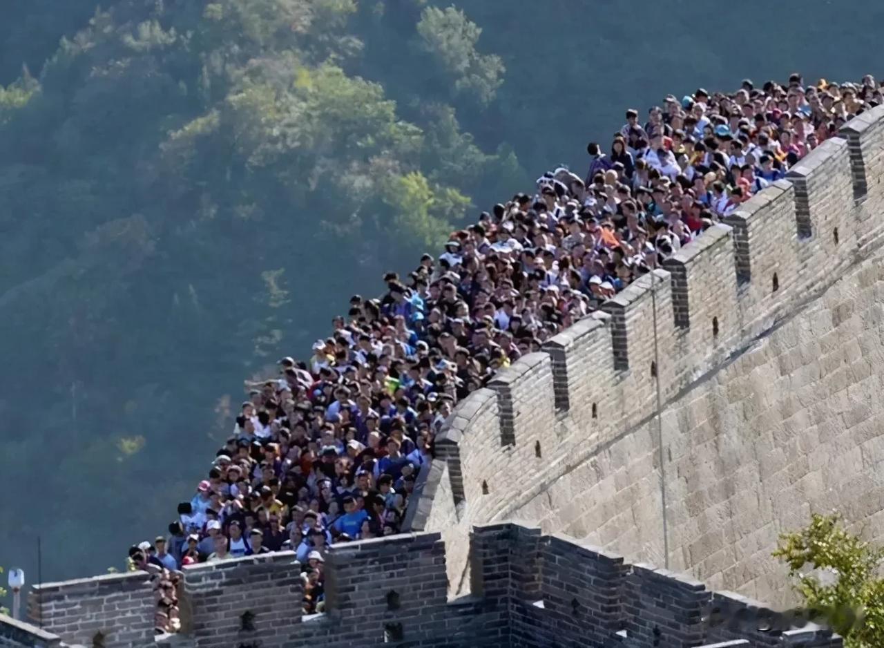 人潮人海中，有你有我，
相逢相识相互琢磨......[捂脸]
（网图，侵删）#别