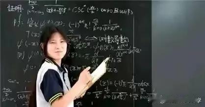 高考同题作文试写：学习姜萍，不做浮萍，不被他人定义
#聊聊今年高考作文#
202