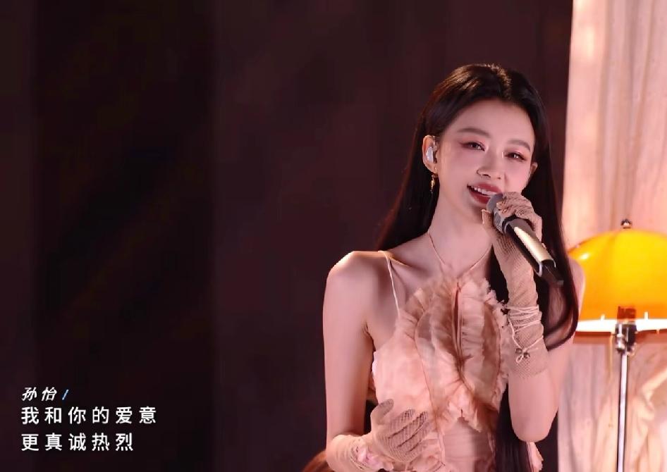 我就是想问一下，这种肩膀和手臂，是天生吗？
如果我有这种身材，我就不会穿带袖子的