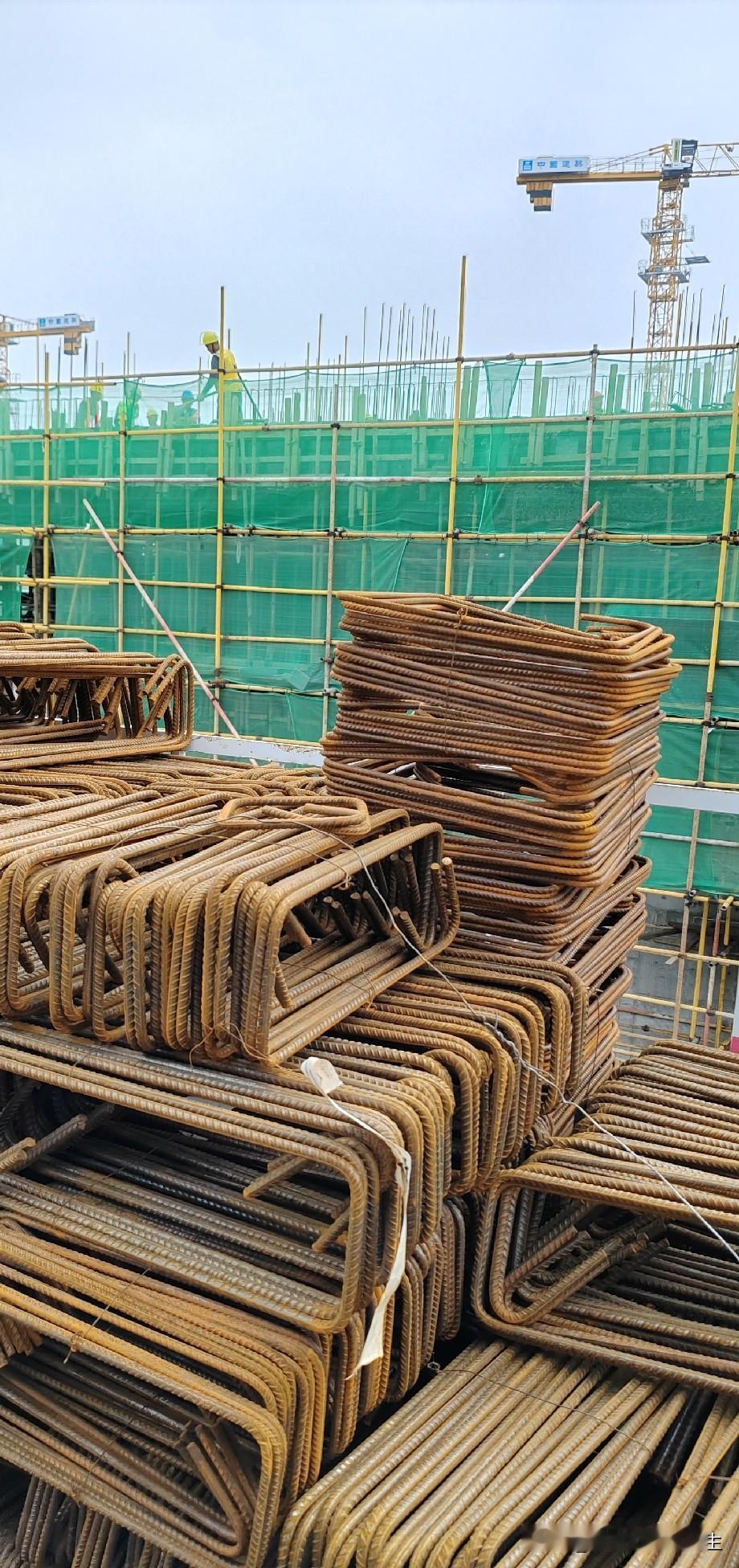 其实跟人搭班子干活，队友临时走开一会儿，就算自己干得慢一点也要主动找活干、动起来
