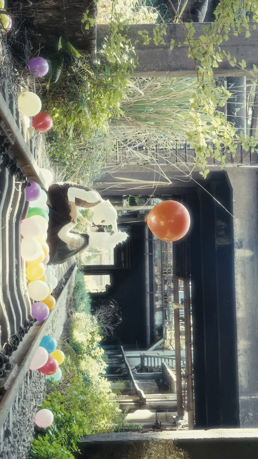 我喜欢在电影感画面中再加入一点点奇幻元素