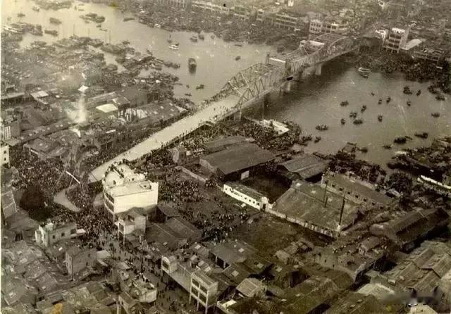 1933年，广州，海珠桥成立并且开始实施通车，海珠桥是中国第一座钢桥和广州市第一