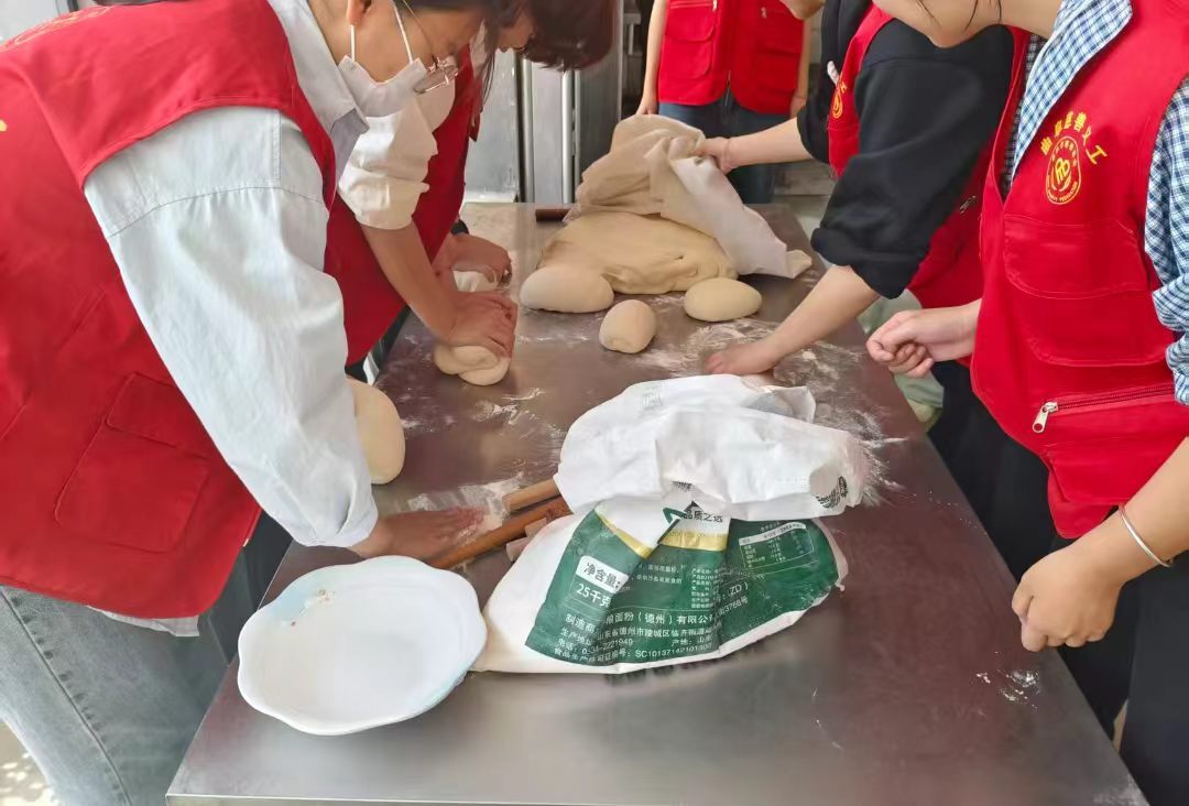 秦岭笑谈  [青春赴敬老，温情伴暮年]暑假社会实践曲阜师范大学 2026年7月2
