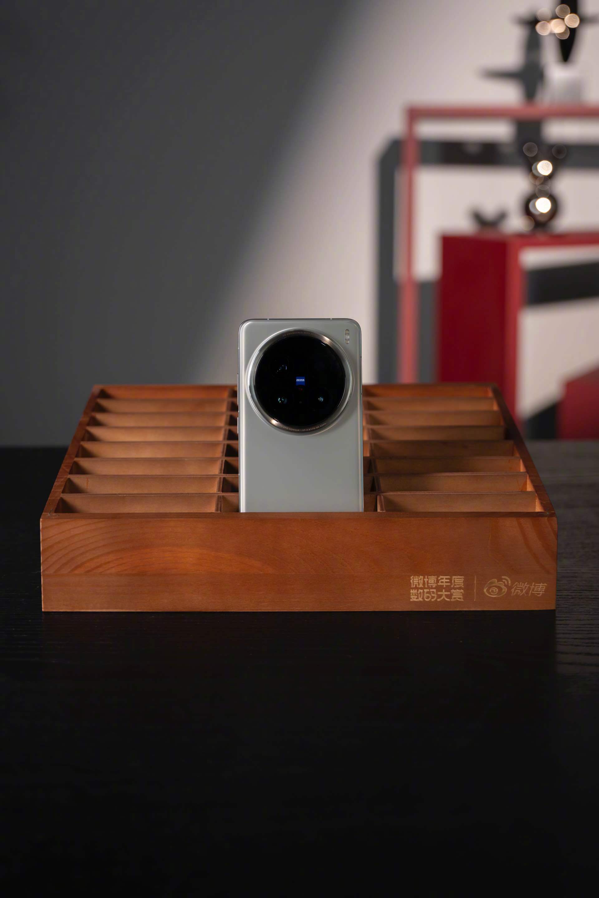看到这个，我也来分享几款今年特别喜欢的数码产品！vivo X200 Pro：影像