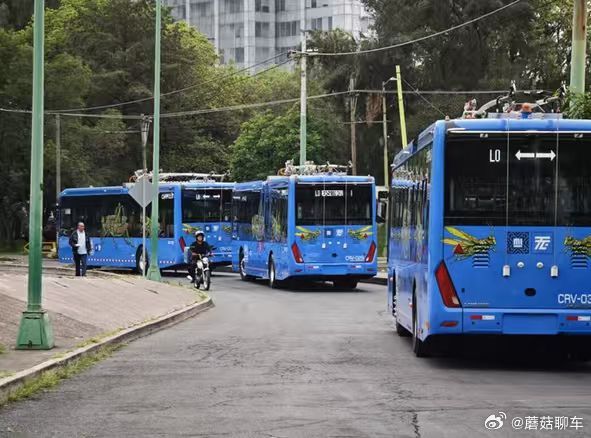 新能源车选纯电还是增程是这样的：随着充电越来越快，电池续航越来越多，增程车的优势